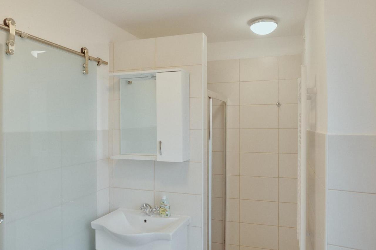 Apartments Pr' Stormanu Kanal Zewnętrze zdjęcie